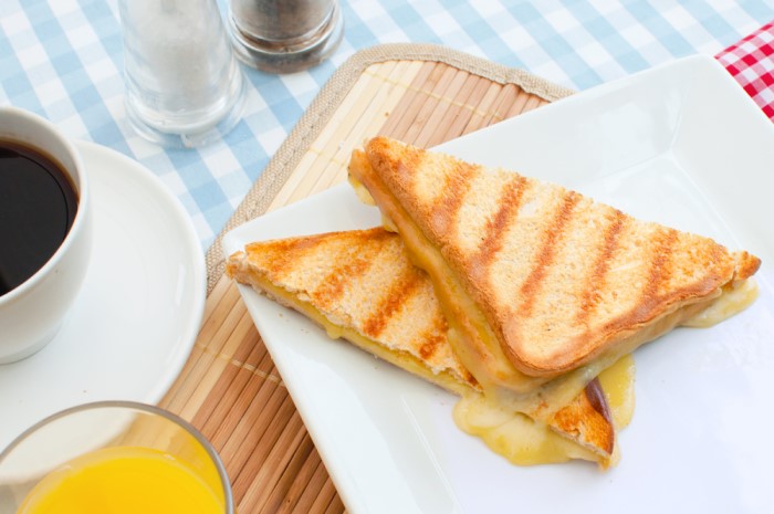 Pripravte si chutné zapečené toasty vďaka toastovaču