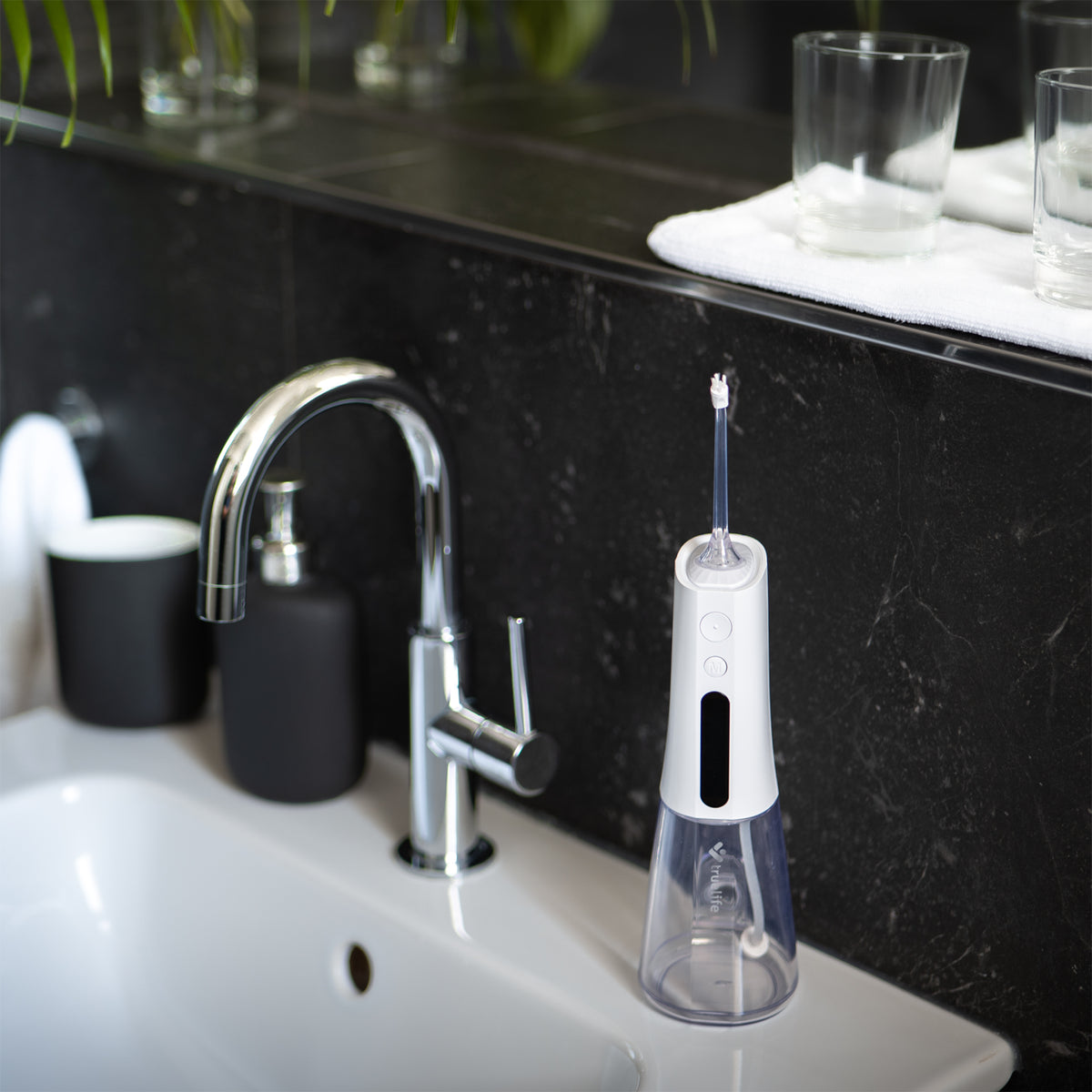 Ústna sprcha TrueLife AquaFloss Compact L100