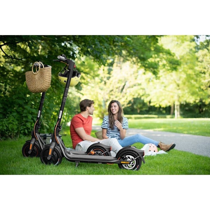 Elektrokoloběžka Ninebot Kickscooter F40E, 25km/h, až 40km