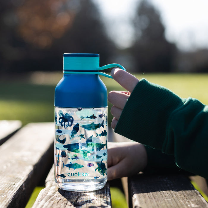 Fľaša z tritánu Quokka Ice Morské zvieratá, 430ml, s remienkom