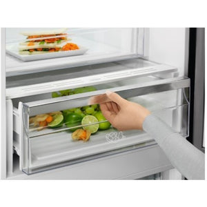 Kombin. chladnička s mrazničkou dole Electrolux LNC7ME32W2