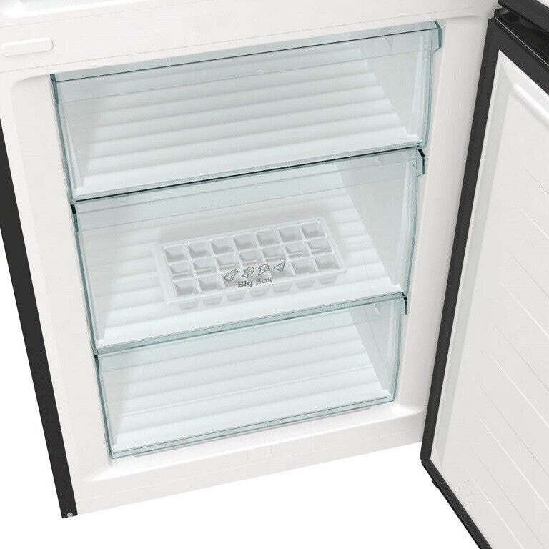 Kombinovaná chladnička s mrazničkou dole Hisense RB434N4BF2 VADA VZHĽADU, ODRENINY