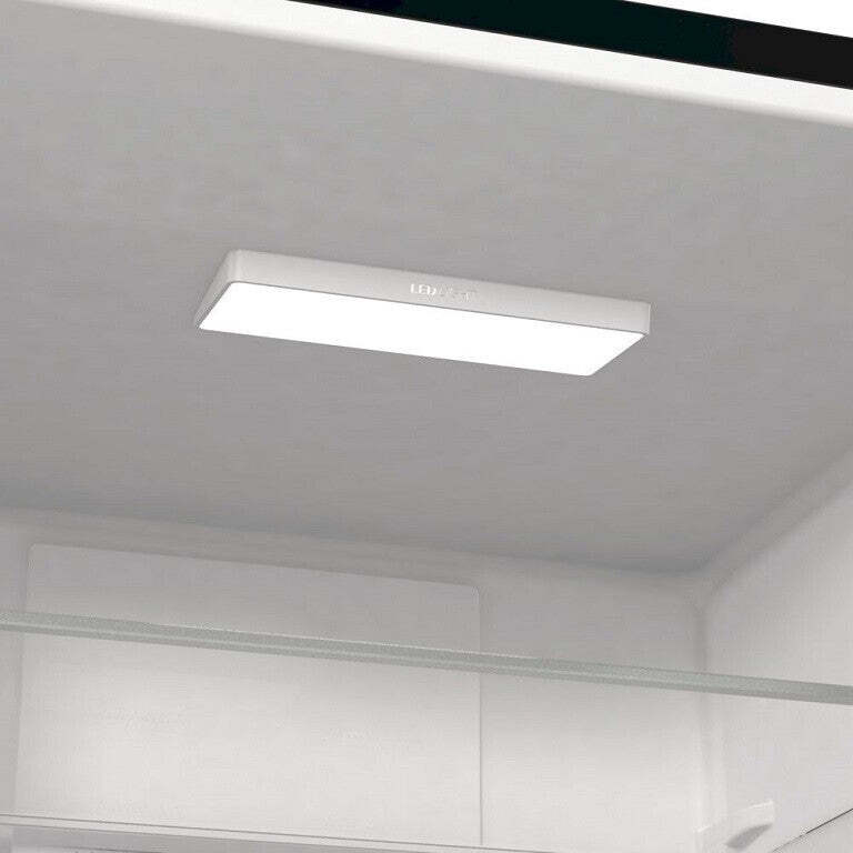 Kombinovaná chladnička s mrazničkou dole Hisense RB434N4BF2 VADA VZHĽADU, ODRENINY
