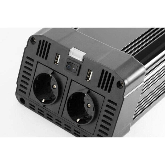 Menič napätia Technaxx TE16 z 12V DC na 230V AC