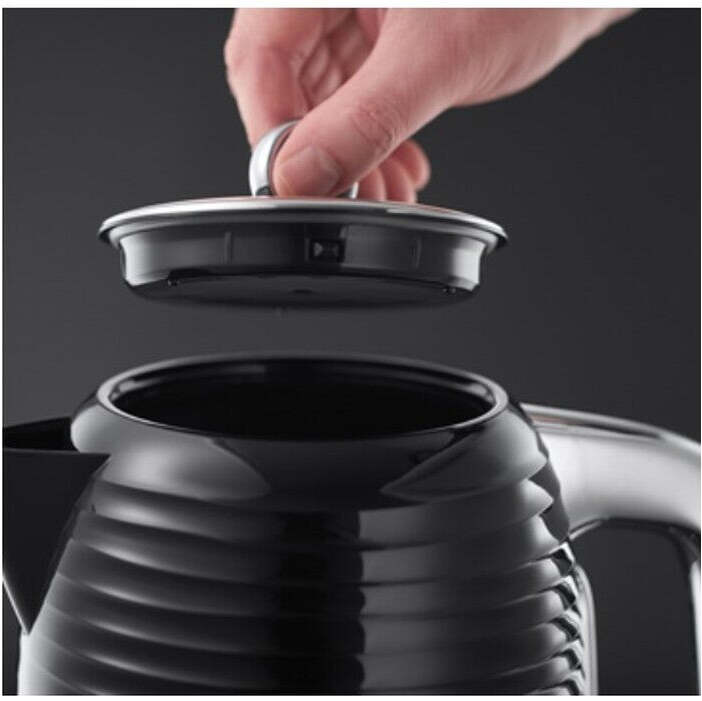 Rýchlovarná kanvica Russel Hobbs 24361-70, čierna, 1,7l