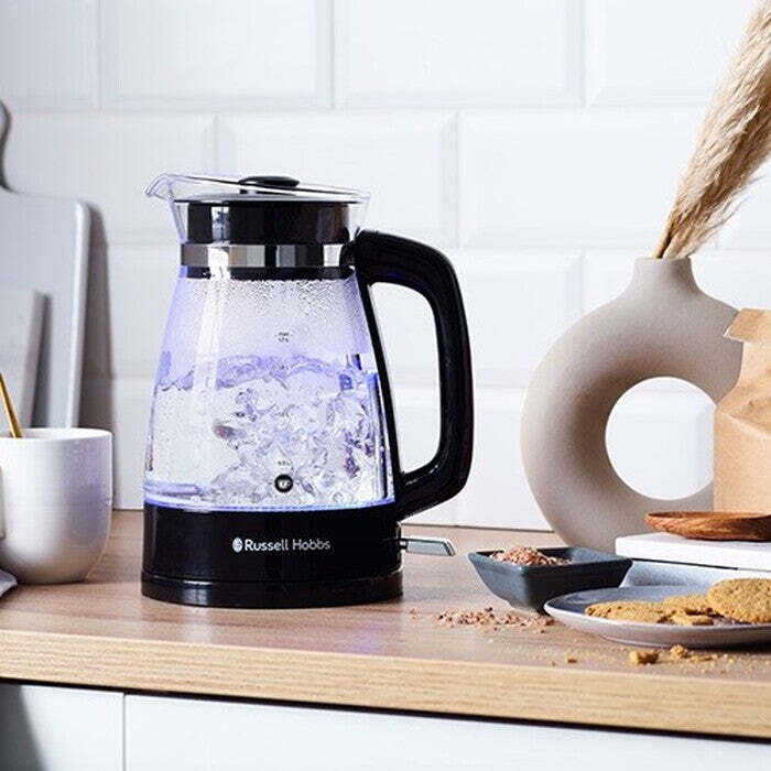 Rýchlovarná kanvica Russell Hobbs 26080-70, sklo, 1,7 l