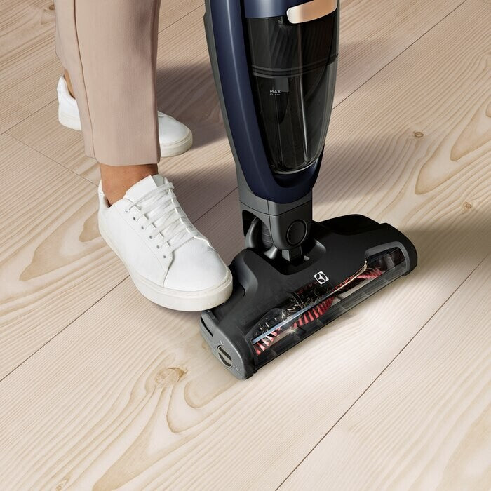 Tyčový vysávač 2v1 Electrolux Well Q7 WQ71-50IB