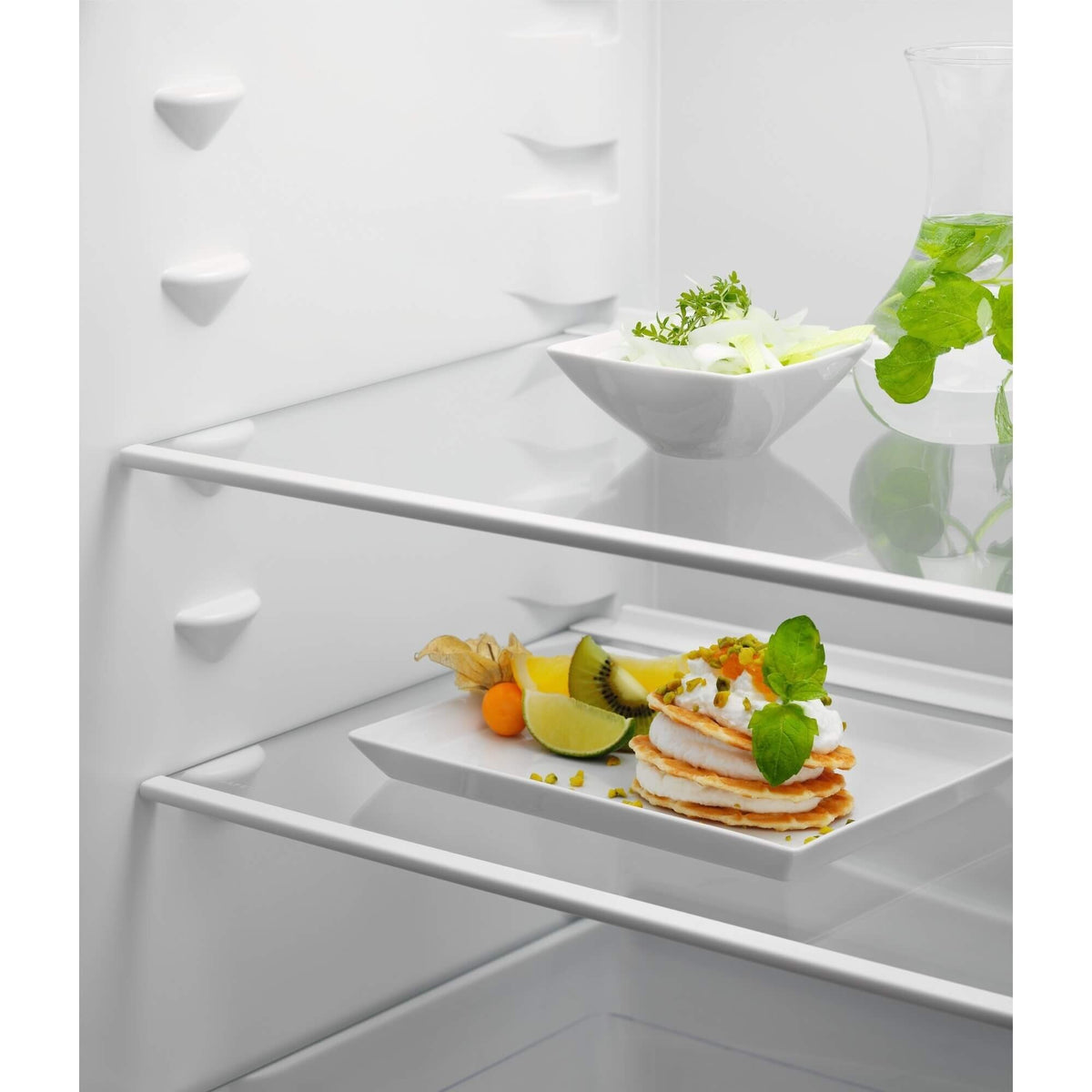 Vstavaná chladnička Electrolux LRB2AE88S