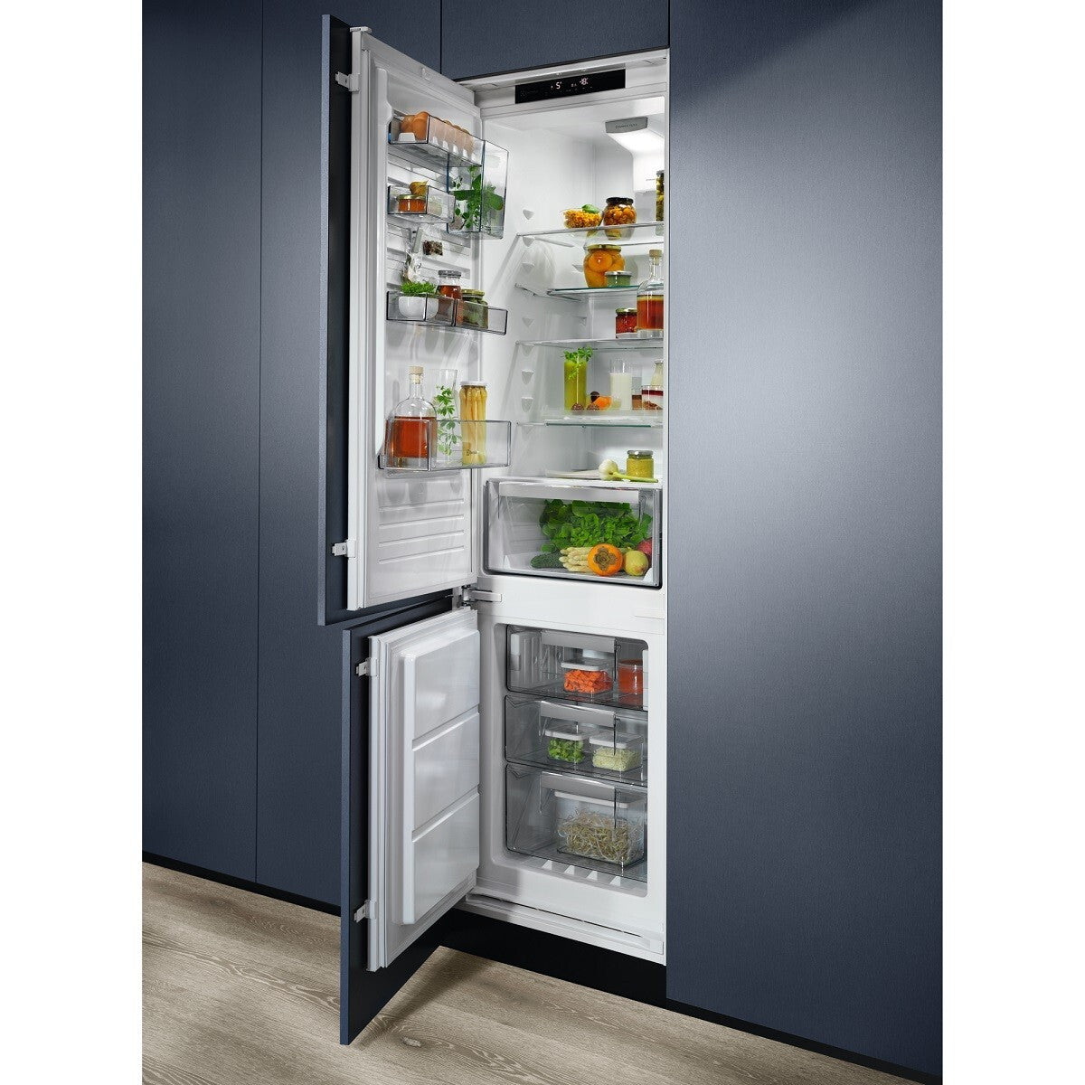 Vstavaná chladnička s mrazničkou dole  Electrolux ENS8TE19S