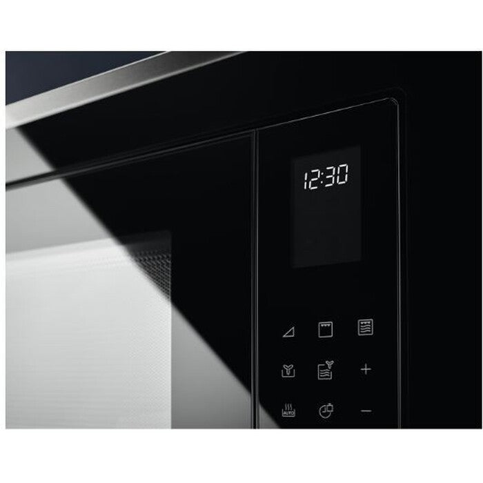 Vstavaná mikrovlnná rúra Electrolux 600 FLEX Grill LMS4253TMK
